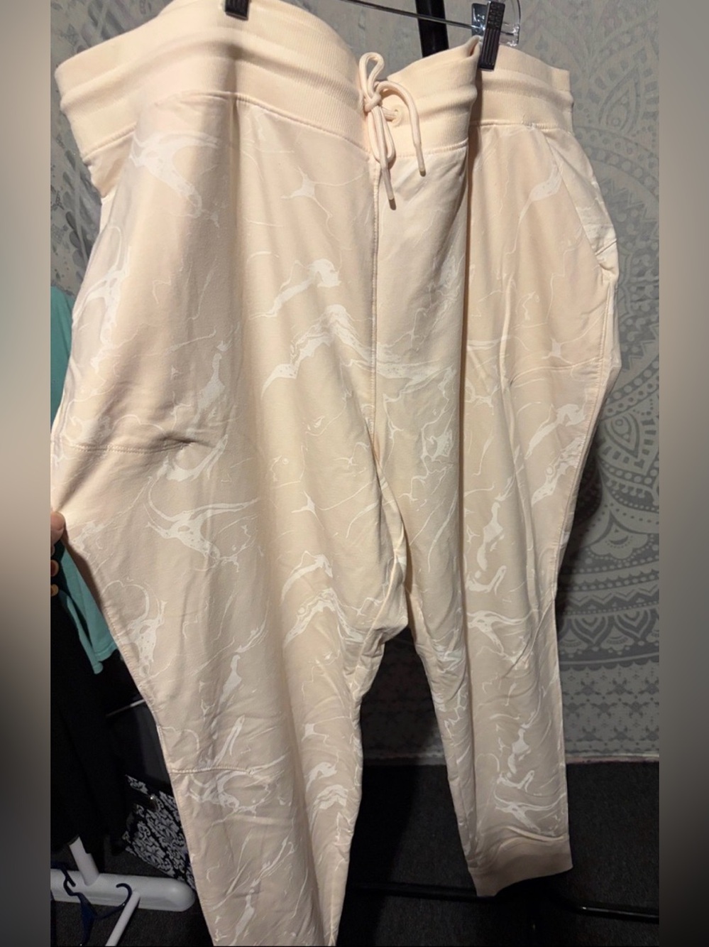 all in motion Cream Marble-Print Joggers | 2X | NWT